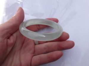 氷翡翠（ヒスイ）バングル