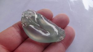 氷翡翠（ヒスイ）カービング