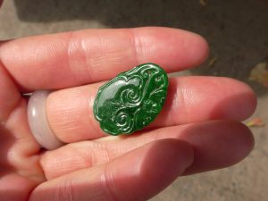 翡翠カービング