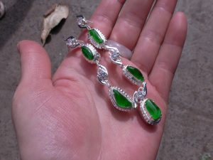 ろうかん翡翠ネックレス