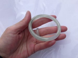 氷翡翠バングル