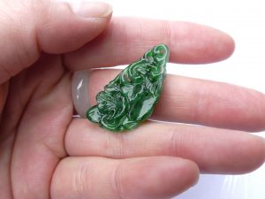 翡翠カービング