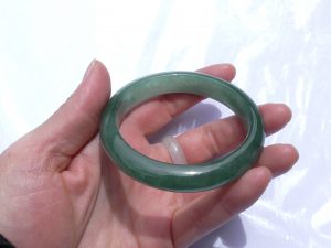 翡翠（ヒスイ）バングル