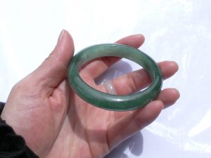 翡翠（ヒスイ）バングル