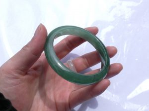 翡翠（ヒスイ）バングル