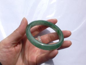 翡翠（ヒスイ）バングル
