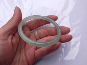 氷翡翠（ヒスイ）バングル