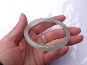 氷翡翠（ヒスイ）バングル