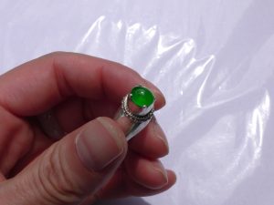 蛍光翡翠ルース