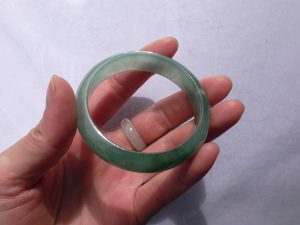 翡翠（ヒスイ）バングル