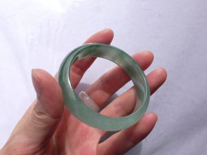 翡翠（ヒスイ）バングル