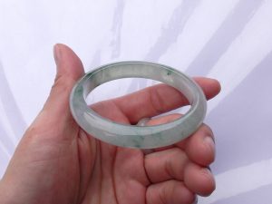 氷翡翠バングル