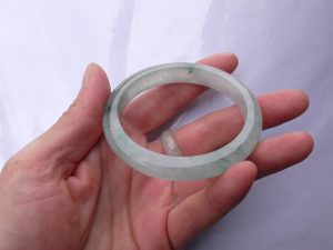 氷翡翠バングル