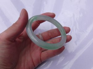 氷翡翠バングル