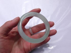 氷翡翠バングル