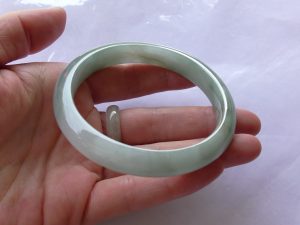 本翡翠（ヒスイ）バングル