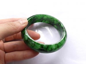 ろうかん翡翠バングル