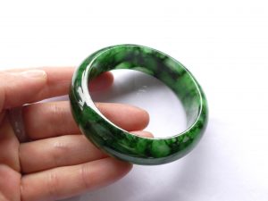 ろうかん翡翠バングル
