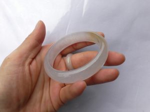 氷翡翠バングル