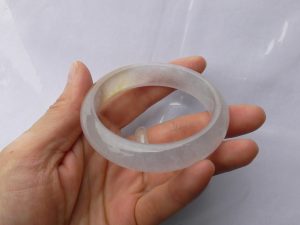 氷翡翠バングル