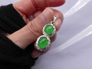 翡翠(ヒスイ)ペンダント