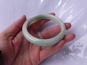 翡翠（ひすい）バングル
