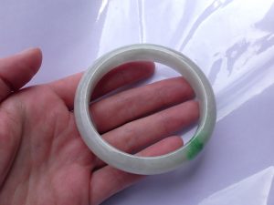 翡翠（ヒスイ）バングル