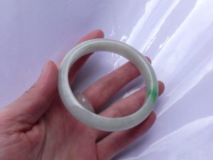 翡翠（ヒスイ）バングル