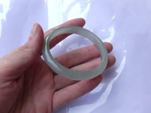 氷翡翠バングル