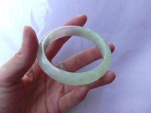 翡翠バングル