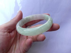 翡翠バングル
