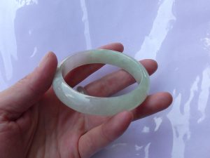 翡翠バングル