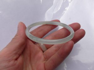 氷翡翠（ヒスイ）バングル