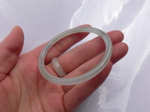 氷翡翠（ヒスイ）バングル