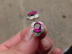 非加熱ルビーピアス　ＭＡＪＩＫ