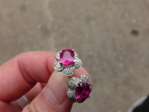 非加熱ルビーピアス