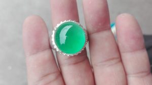 ろうかん翡翠ルース