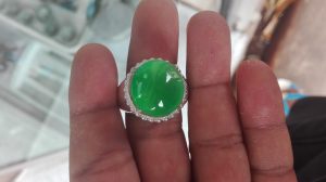 ろうかん翡翠ルース