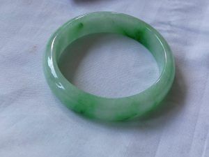 高級翡翠バングル