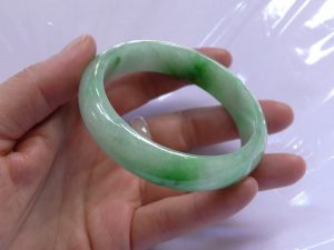高級翡翠バングル