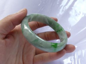 翡翠（ひすい）バングル