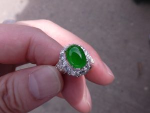 ろうかん翡翠ルース　命の源