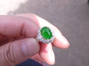 ろうかん翡翠リング
