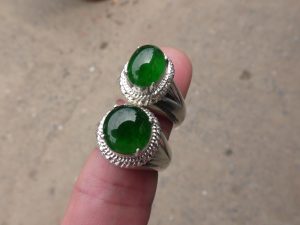 ろうかん翡翠(ヒスイ)ルース