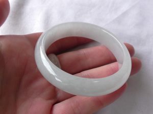 氷翡翠プリンセスバングル