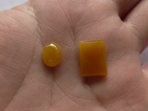 黄翡翠ペアルース
