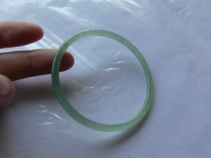 氷翡翠バングル