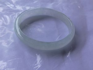 氷翡翠バングル