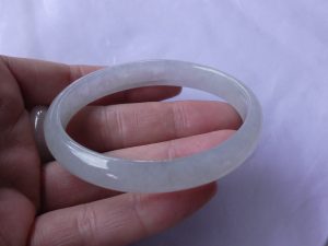 氷翡翠バングル