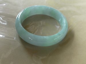 翡翠バングル